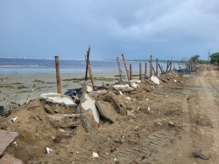 Governo de SP irá construir proteção para conter avanço do mar em Barra do Una