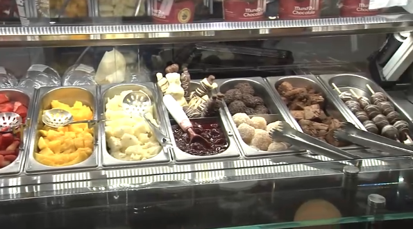 Já ouviu falar de self-service de ovo de Páscoa? Assista!