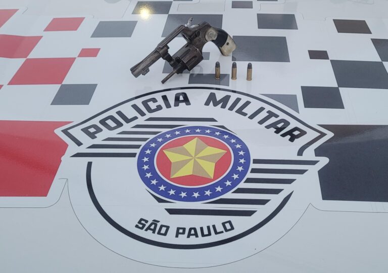 Dupla é presa por porte ilegal de arma de fogo em Jacareí