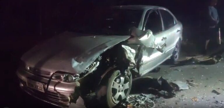 Motorista bêbado invade contramão e bate de frente com família a caminho da igreja
