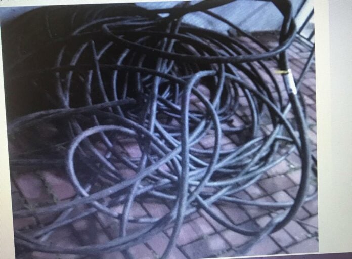 Cinco são presos por furto de fios de cobre em São Francisco Xavier Cinco são presos por furto de fios de cobre em São Francisco Xavier