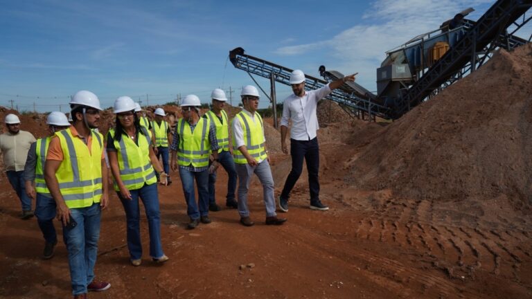 Prefeito de Araçatuba visita Usina de Beneficiamento de Entulhos e destaca avanços na gestão de resíduos