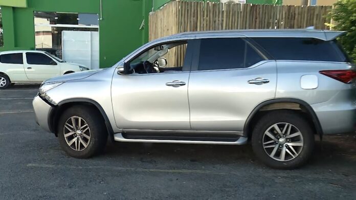 Perseguição a caminhonete de luxo termina em prisão na Santos Dumont