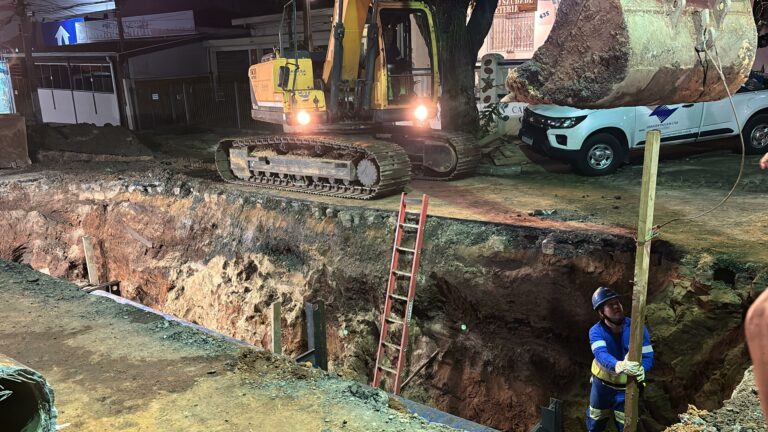 Novo vazamento interdita Avenida da Saudade e deixa mais de 20 mil pessoas sem água em Campinas
