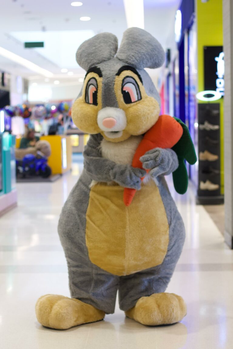 Shopping de Araçatuba promove evento com Coelho da Páscoa