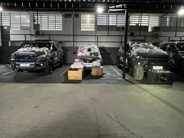 Seis são presos por tráfico de drogas em São José; quase 17 mil pinos de cocaína foram apreendidos