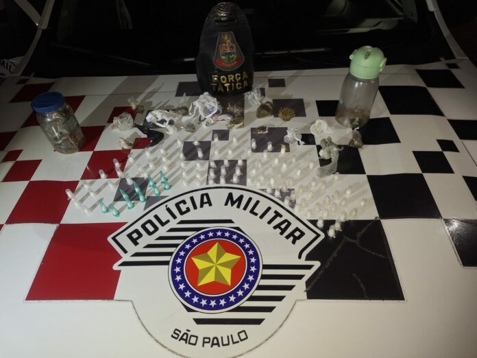 Adolescente é apreendido com drogas durante operação da PM em Cruzeiro Adolescente é apreendido com drogas durante operação da PM em Cruzeiro