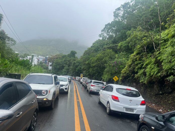 Estradas da região registram congestionamento em volta do feriado