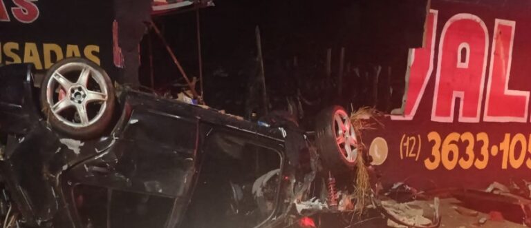 Justiça converte para preventiva a prisão de motorista de carro que capotou e deixou dois mortos em Taubaté