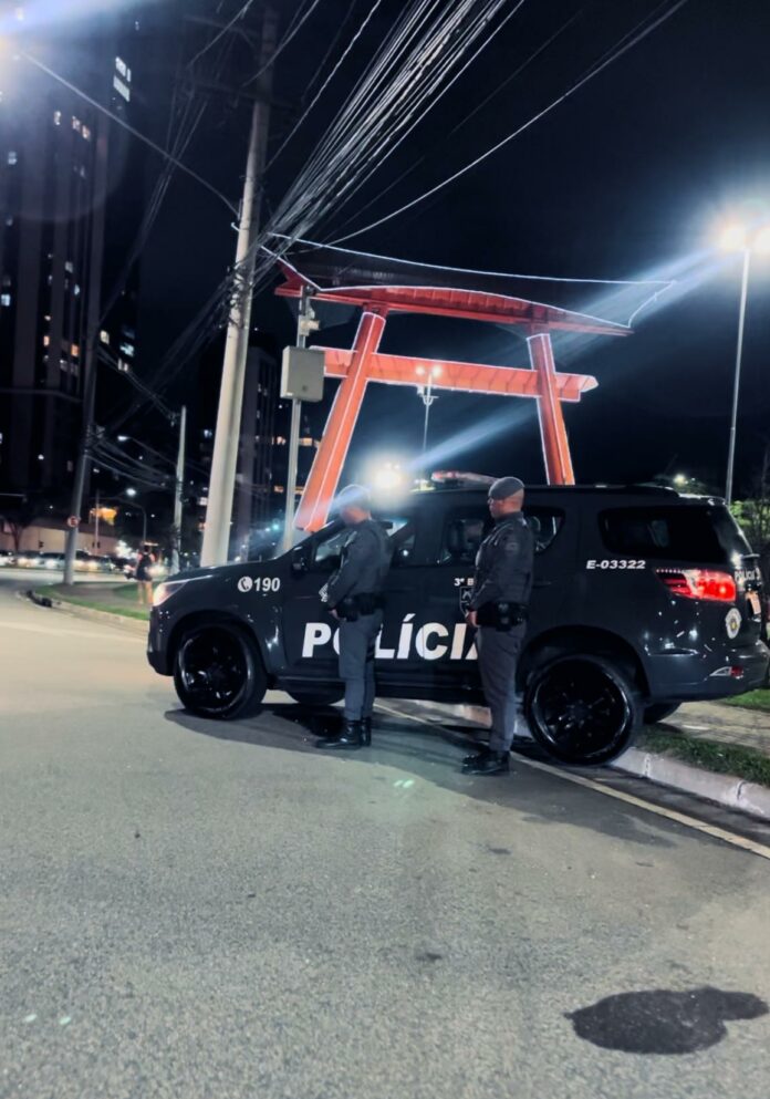 Operação da PM prende 7 e apreende quase 4 kg de drogas em São José Operação da PM prende 7 e apreende quase 4 kg de drogas em São José