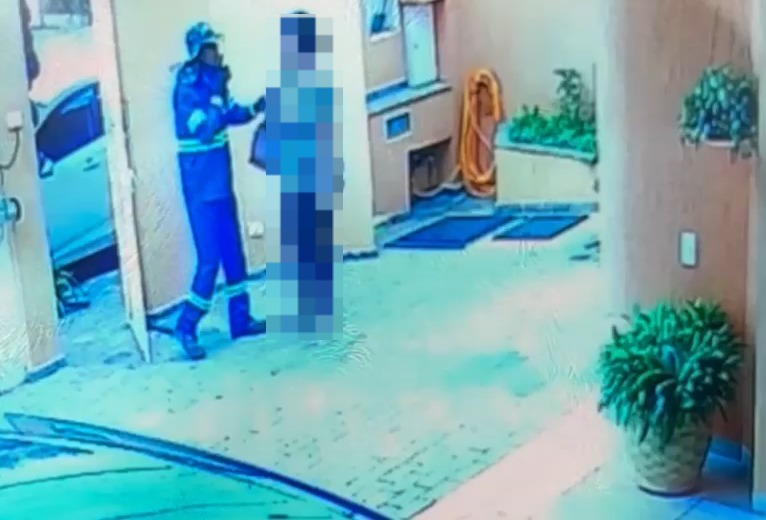 VÍDEO: Criminoso ameaça empregada de morte e rouba quadro banhado a ouro durante assalto em residência da Nova Ribeirânia