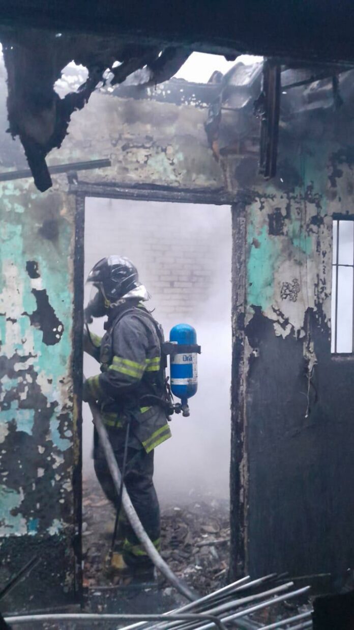 Incêndio destrói gráfica no interior de São Paulo