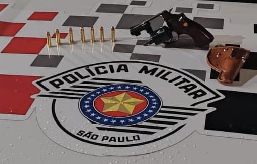 Passageiro de carro por aplicativo é preso com arma em Jacareí