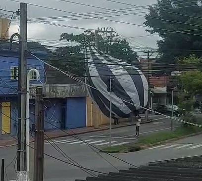 Queda de balão assusta moradores de São José dos Campos