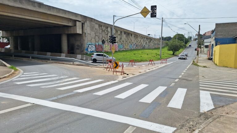 Jardim Roseira recebe novos semáforos inteligentes e mudanças no trânsito