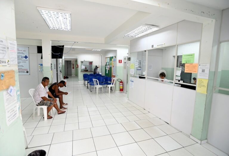 Centros de saúde abrem no feriado para desafogar hospitais de Campinas