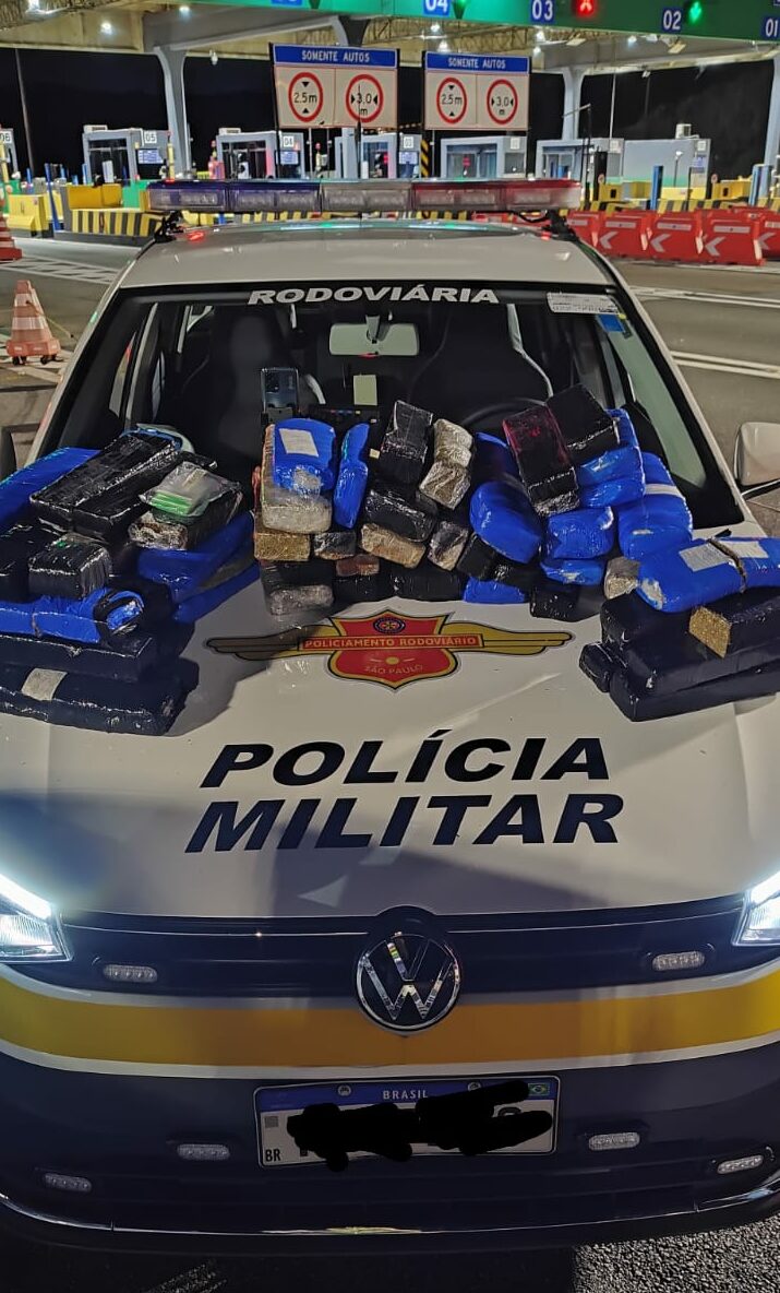 Homem é preso com 60 tabletes de maconha na Carvalho Pinto em São José