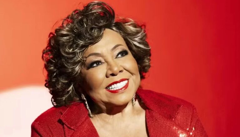 Alcione prepara novo álbum com samba inédito de Zeca Pagodinho e homenagem a Arlindo Cruz