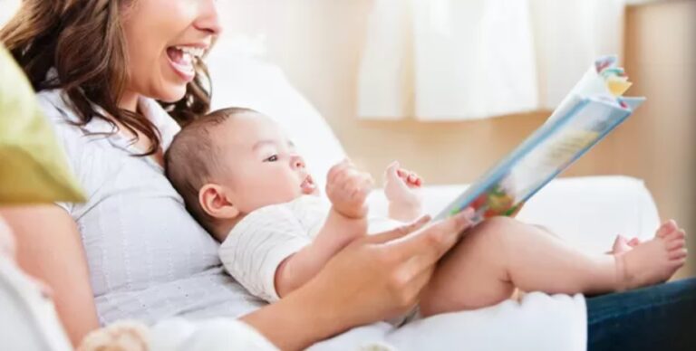 Cidade presenteia recém-nascido com livro infantil personalizado