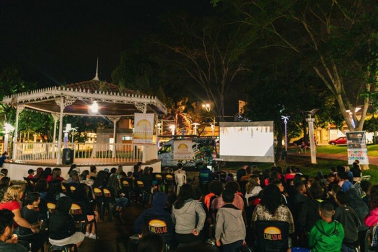 CineSolarzinho chega a Ribeirão Preto com cinema movido a energia solar, pipoca e diversão gratuita