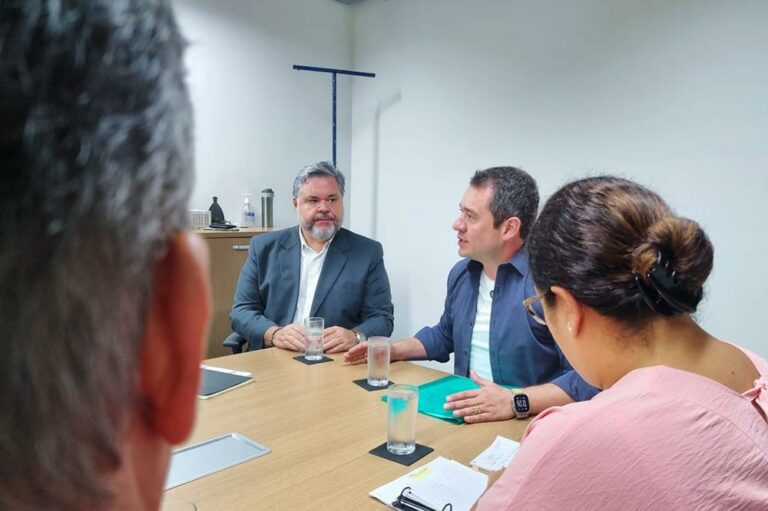 Prefeitura adverte Conecta por atrasos na iluminação pública