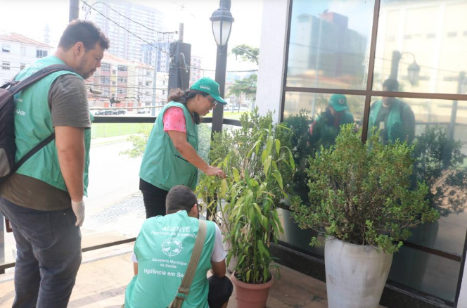“A campanha continua” Mutirão contra o Aedes acontece no Gonzaga em Santos