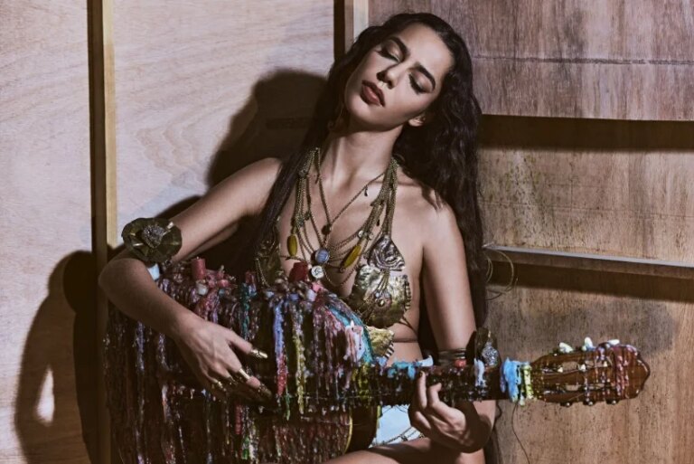 Marina Sena lança “Coisas Naturais”, terceiro álbum de estúdio da artista