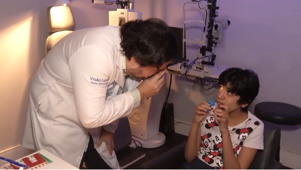 Dificuldade de focar o olhar ou sensibilidade à luz ? Saiba como diferenciar os problemas oftalmológicos dos sinais de autismo
