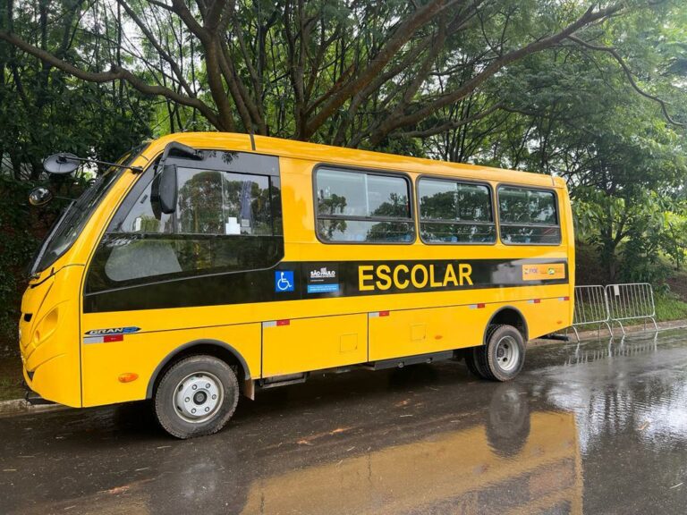 Ciclista morre após ser atropelado por ônibus em São Sebastião