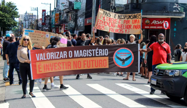 São Vicente envia nova proposta de reajuste salarial mas professores rejeitam e greve continua; VÍDEO
