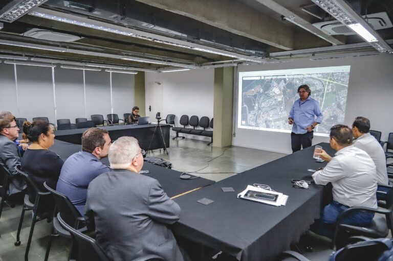 Prefeitura discute projeto viário para melhorar a mobilidade urbana na região Sul