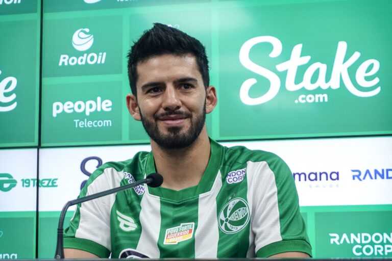 Botafogo contrata atacante equatoriano Ronie Carrillo, ex-Juventude