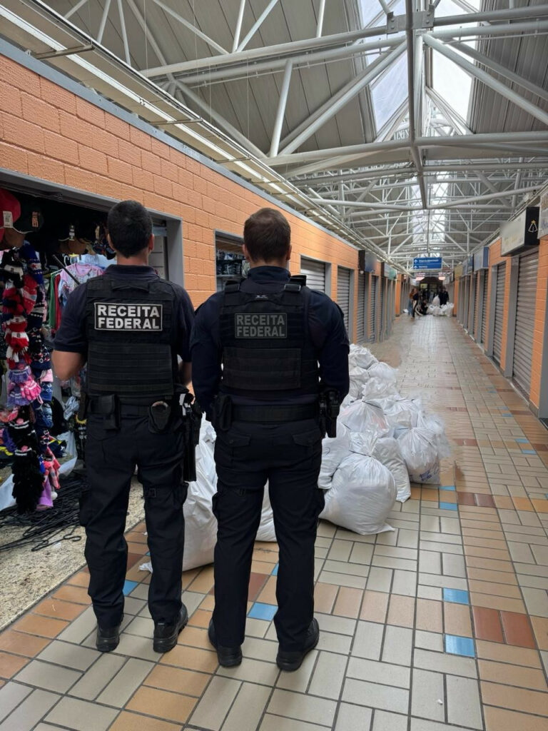 Receita Federal faz operação em Aparecida contra a venda de produtos falsificados e cigarros eletrônicos