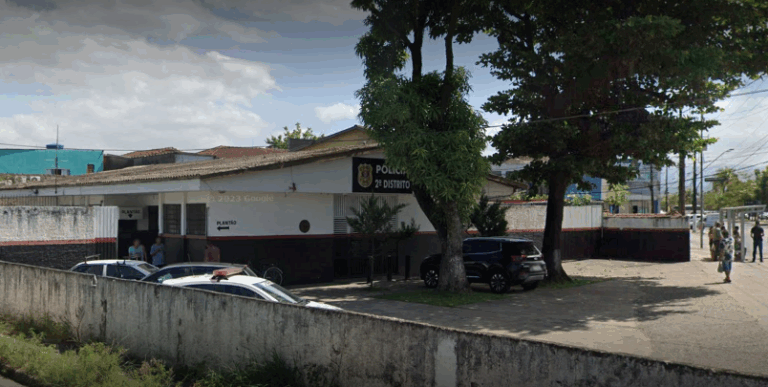 Idoso é preso com CDs e pen-drives com conteúdos de pornografia infantil em Guarujá