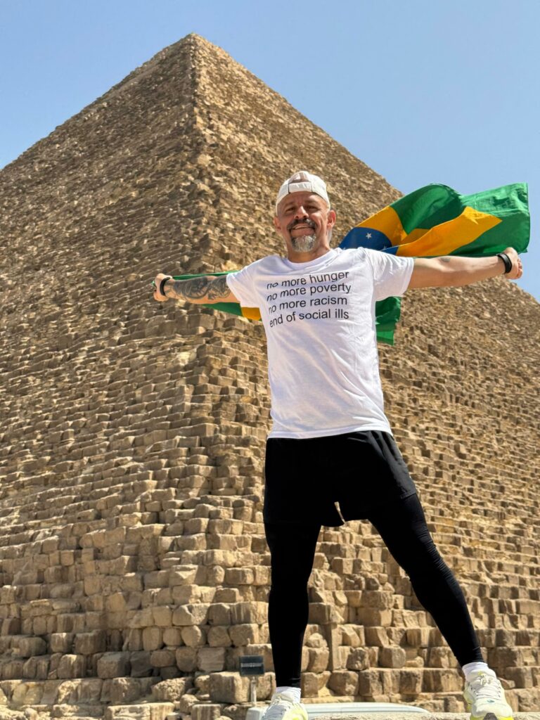 14 países em seis semanas: ultramaratonista brasileiro celebra aniversário com chegada à Suíça durante 2ª Volta ao Mundo