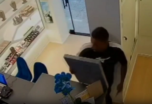 Joalheria de Sumaré tem 66 peças de ouro roubadas