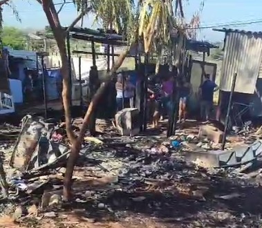 Incêndio destrói moradias em ocupação no Shalom 3, em Campinas; quatro famílias são assistidas pelo poder público