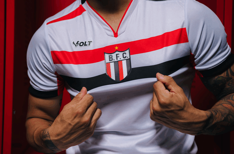 Botafogo lança uniforme principal com design moderno e foco na tradição