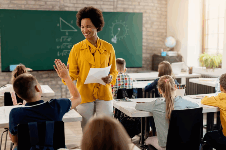 Todos os professores da rede estadual de SP serão avaliados a partir deste ano