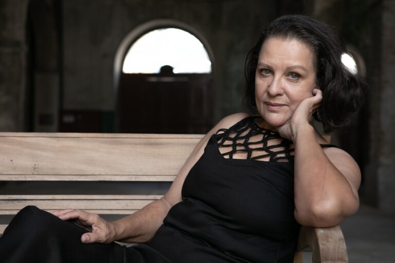 Vera Leon ensinará técnicas para interpretar sonhos e tornar cotidiano mais leve no CreativeMornings Santos