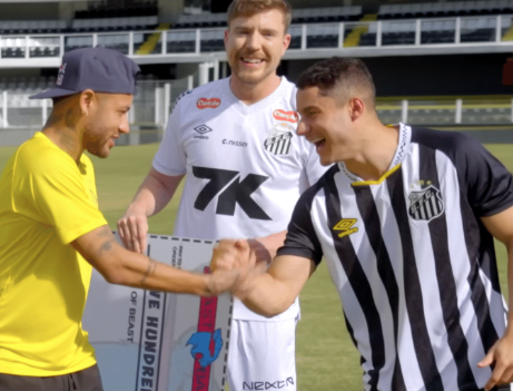 Neymar é derrotado por torcedor do Santos em desafio de R$ 2,8 milhões