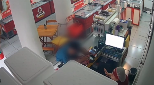 Homem é detido após assaltar farmácia e sorveteria em São Vicente; VÍDEO