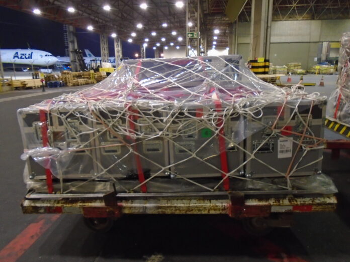 Viracopos recebe 34 toneladas de equipamentos da turnê da banda System Of a Down Viracopos recebe 34 toneladas de equipamentos da turnê da banda System Of a Down