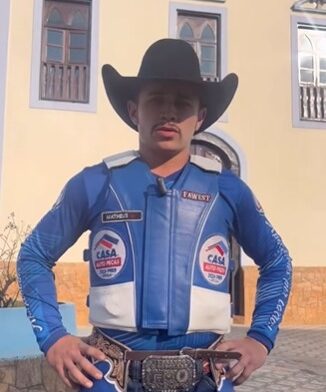 Peão de boiadeiro é assassinado a tiros em borracharia no Centro de Lagoinha