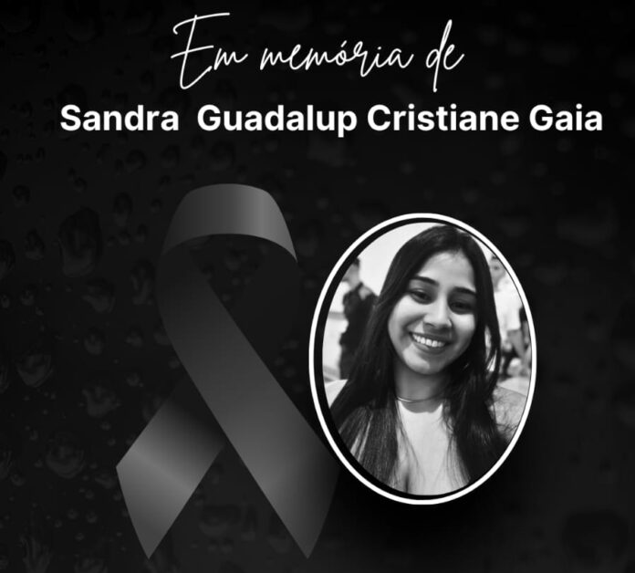 Jovem que morreu em acidente de moto é enterrada em São José