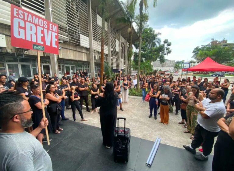 Professores de Cubatão aprovam proposta da prefeitura e encerram greve