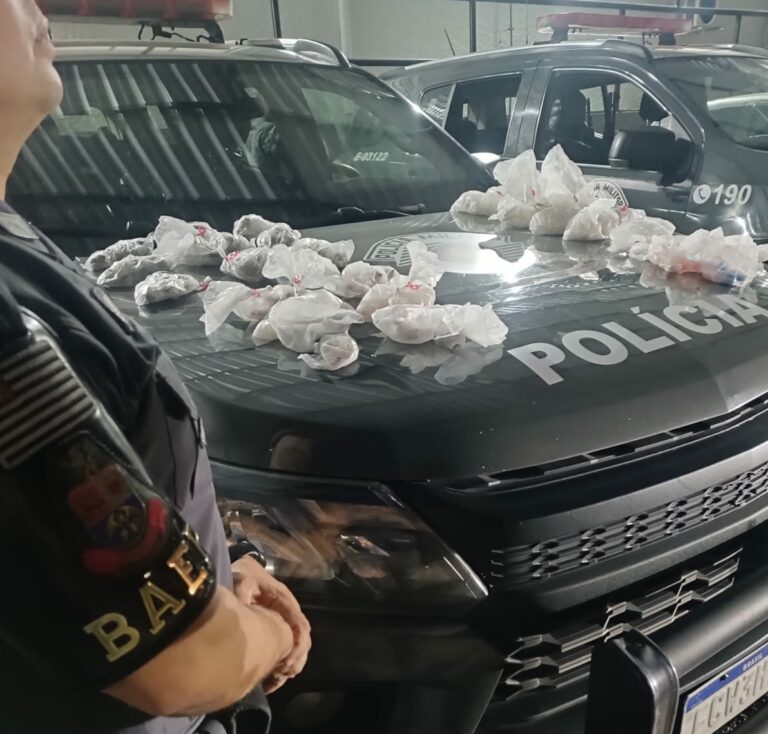 Homem é preso com mais de 1,3 mil porções de drogas em São José