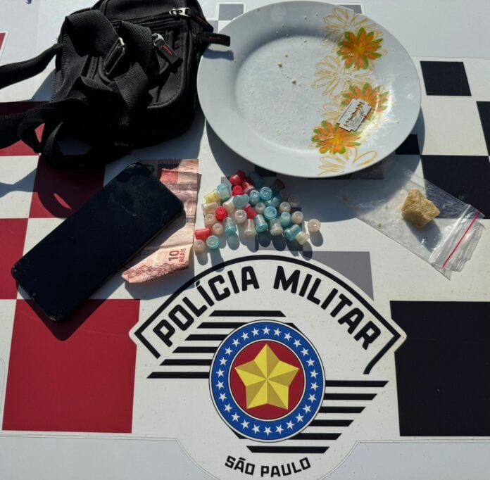 Adolescente com mandado de busca é apreendido com crack em Guaratinguetá