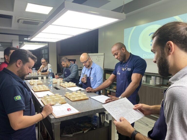 Especialistas em café estarão reunidos nesta terça-feira para teste de habilidade na ACS