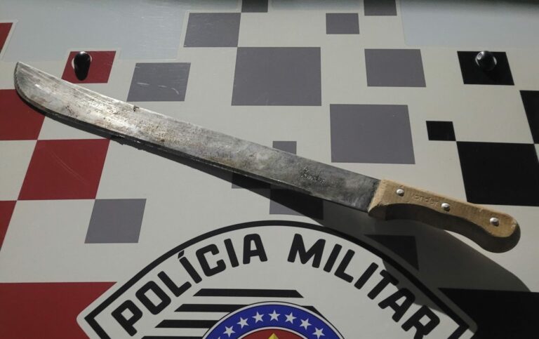Homem é preso após atacar familiares com facão no Dia das Mães